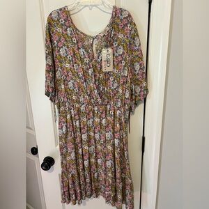 Floral GiGio Plus+ 1XL V-Neck Lined Dress NWT w keyhole and sleeve tie details